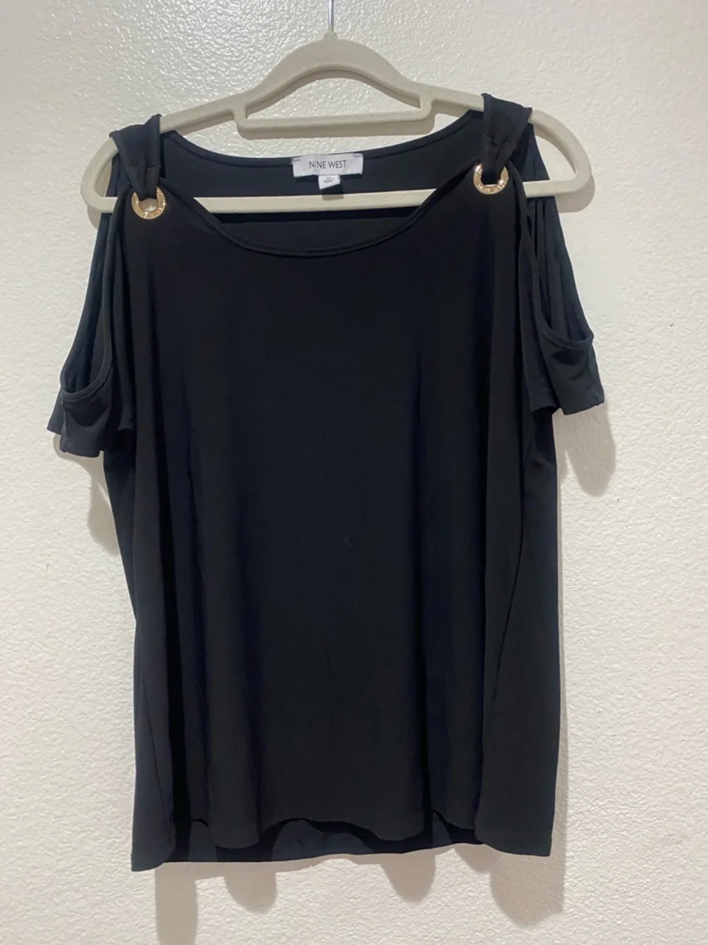 NINE WEST Black Cold-Shoulder Top with Gold Ring Accents. Size M - Picture 3 of 8